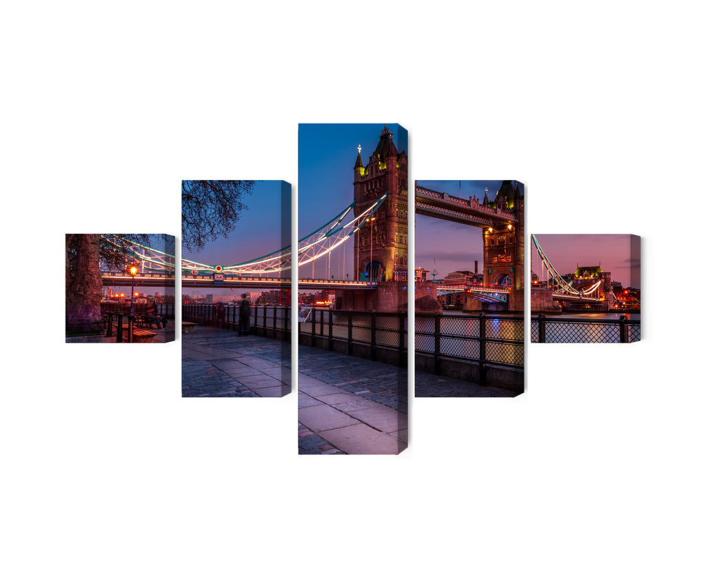 Obraz Wieloczęściowy Tower Bridge W Londynie O Zachodzie Słońca