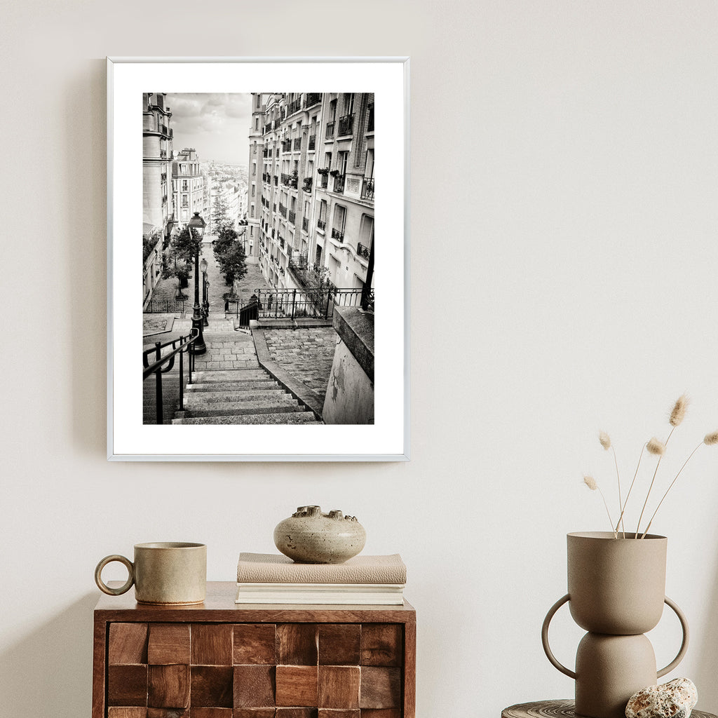 Plakat Niesamowite Ulice Paryża - Fotografia Czarno-Biała Rama Aluminiowa Kolor Czarny