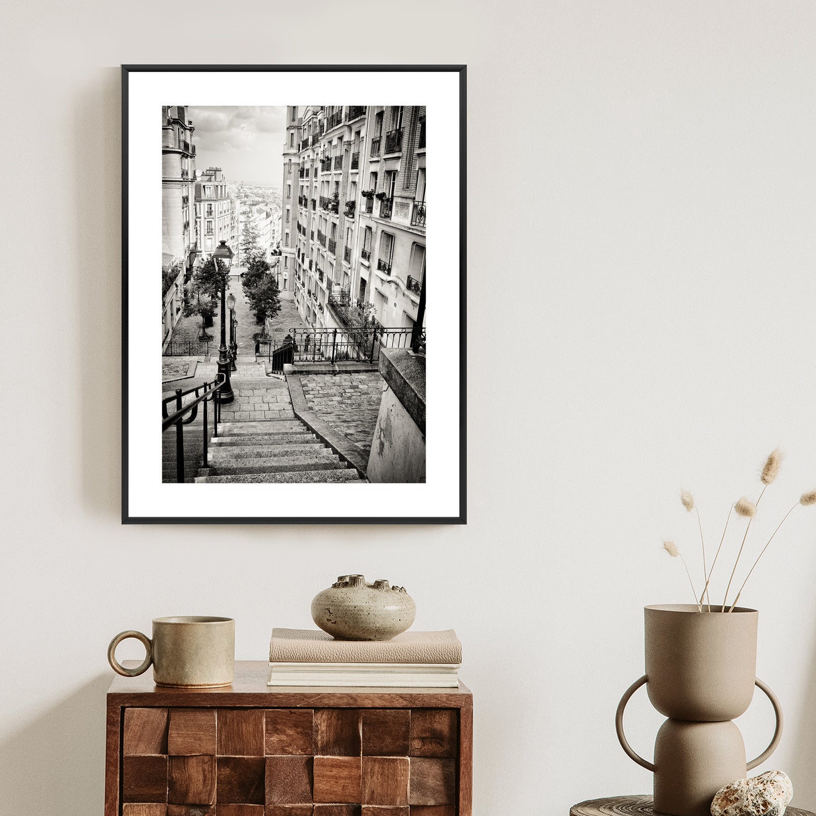 Plakat Niesamowite Ulice Paryża - Fotografia Czarno-Biała Rama Aluminiowa Kolor Czarny