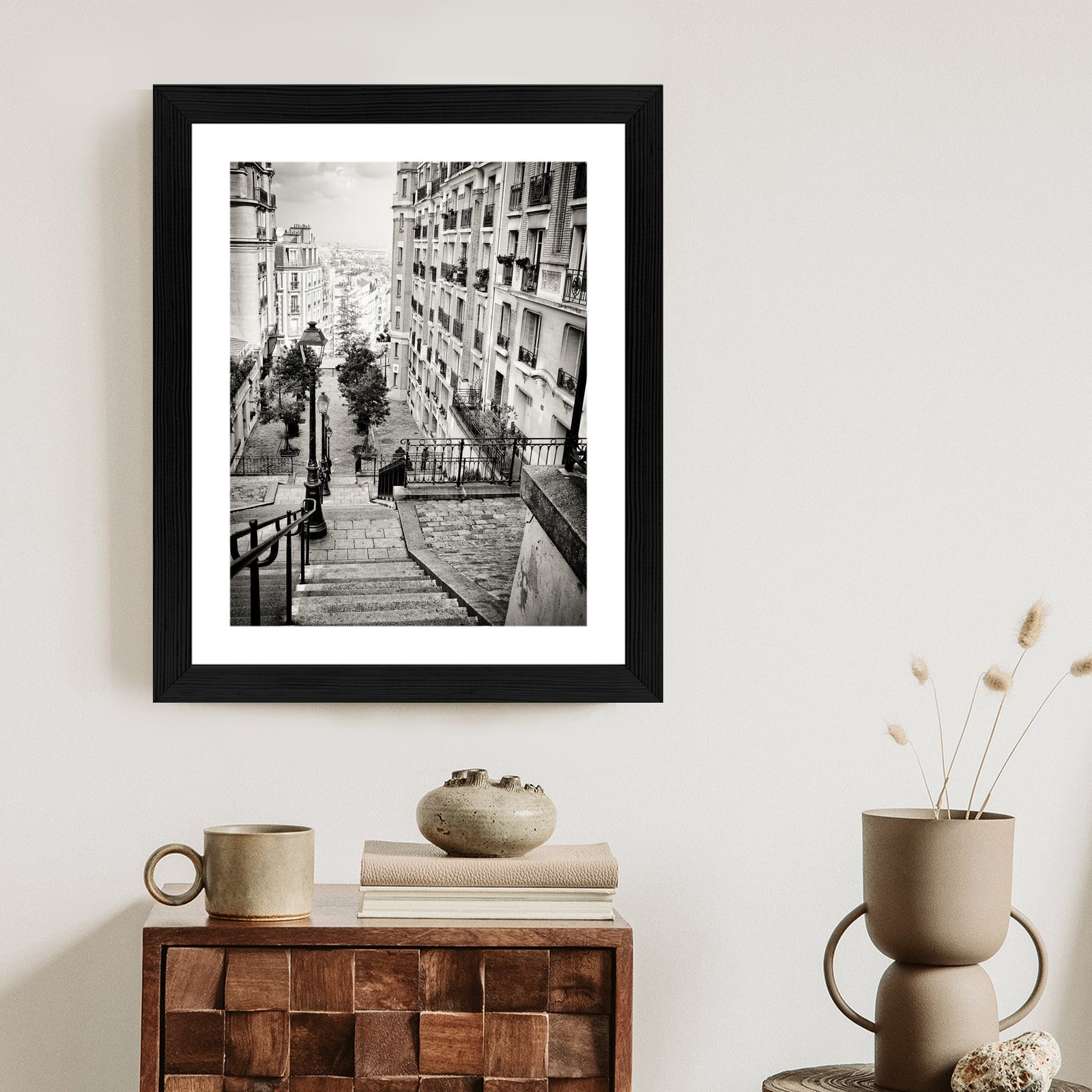Plakat Niesamowite Ulice Paryża - Fotografia Czarno-Biała Rama Aluminiowa Kolor Czarny
