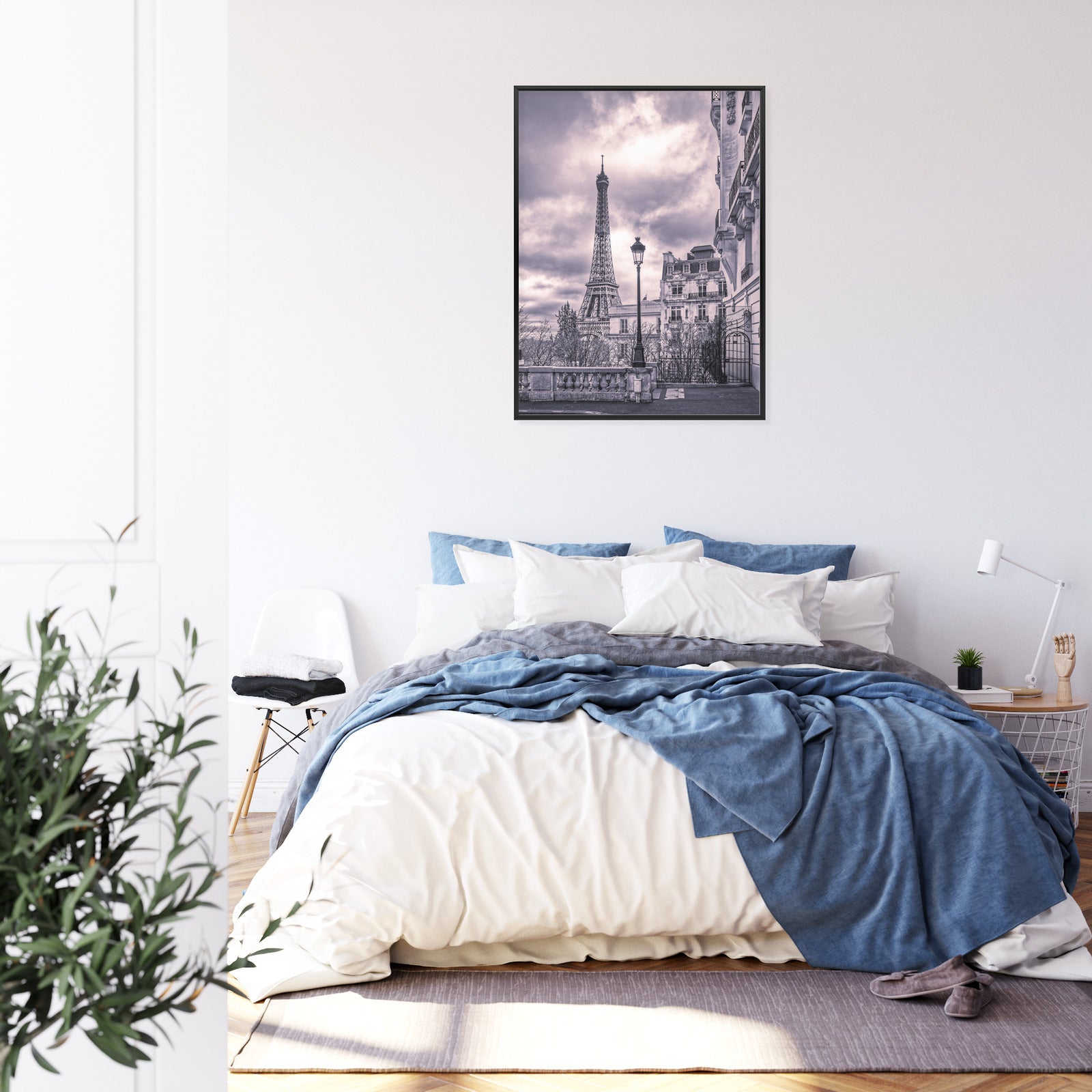 Plakat Paryż Wieża Eiffla W Pochmurny Dzień Rama Aluminiowa Kolor Czarny