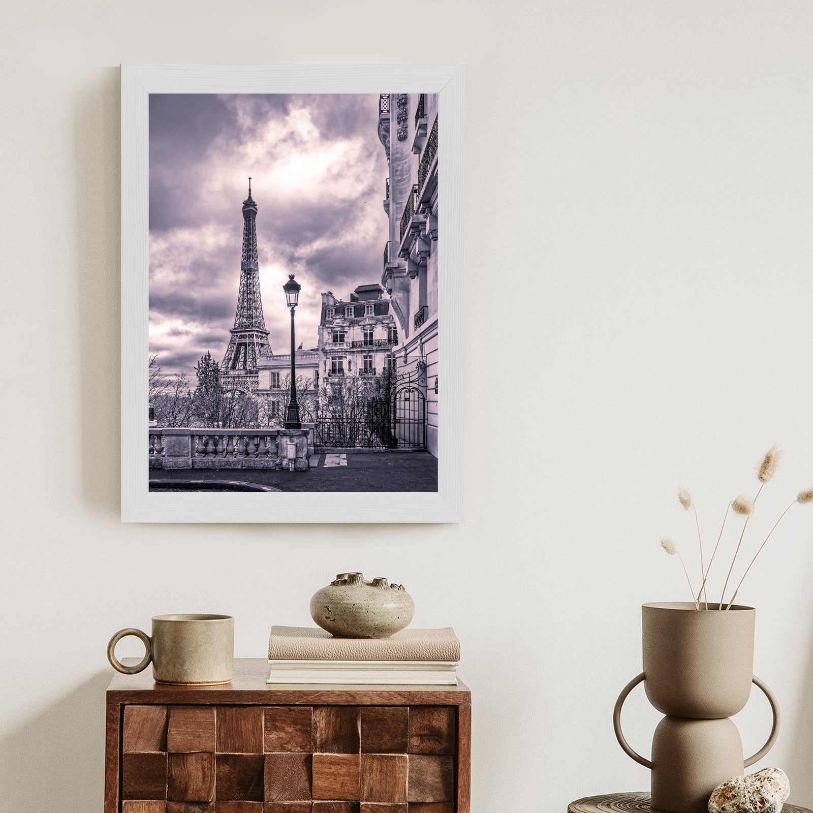 Plakat Paryż Wieża Eiffla W Pochmurny Dzień Rama Aluminiowa Kolor Czarny