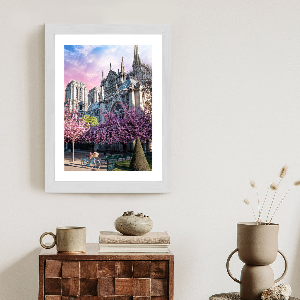Plakat Katedra Notre Dame De Paris O Wschodzie Słońca I Kwitnące Wiśnie Rama Aluminiowa Kolor Czarny