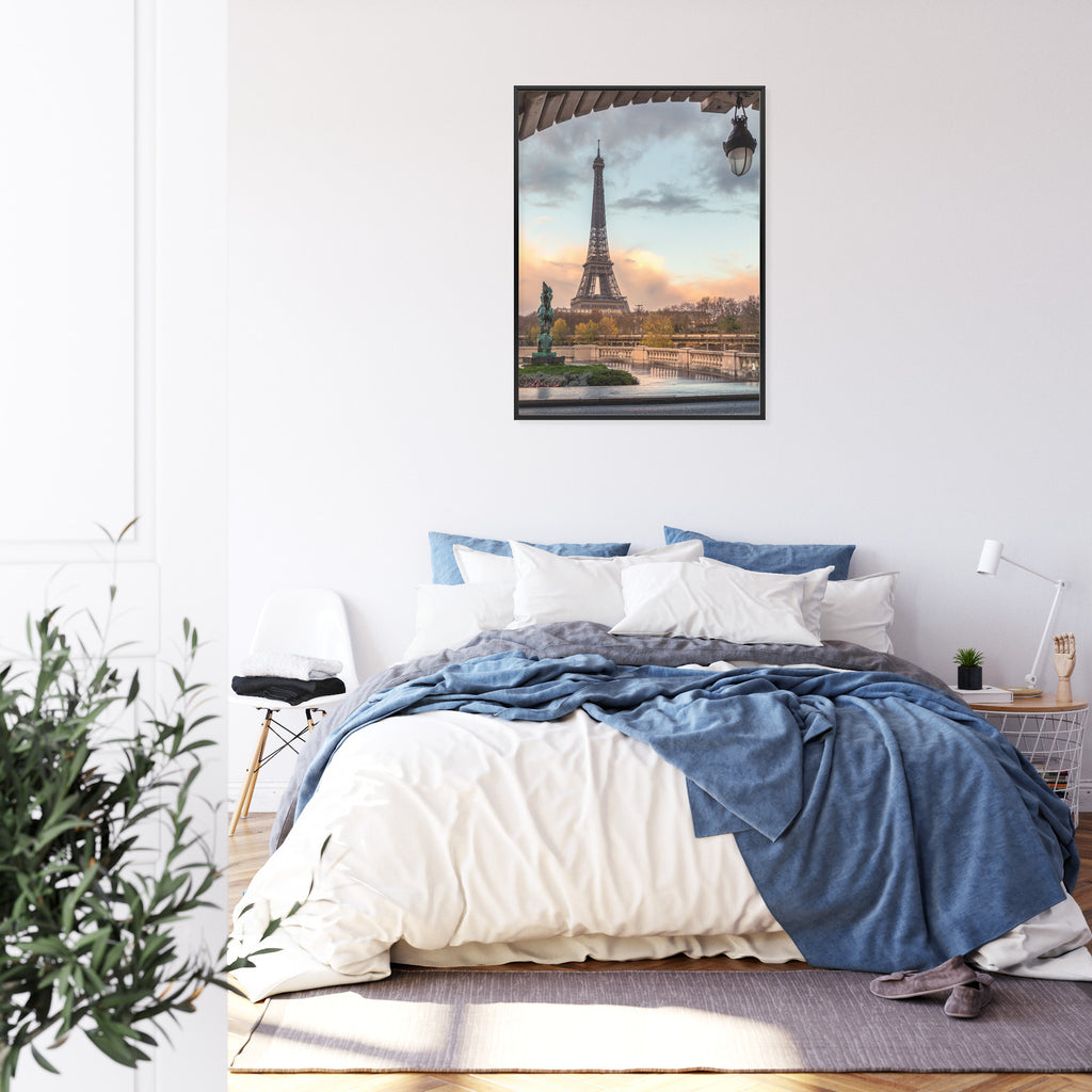 Plakat Widok Na Wieżę Eiffla Z Mostu Bir Hakeim