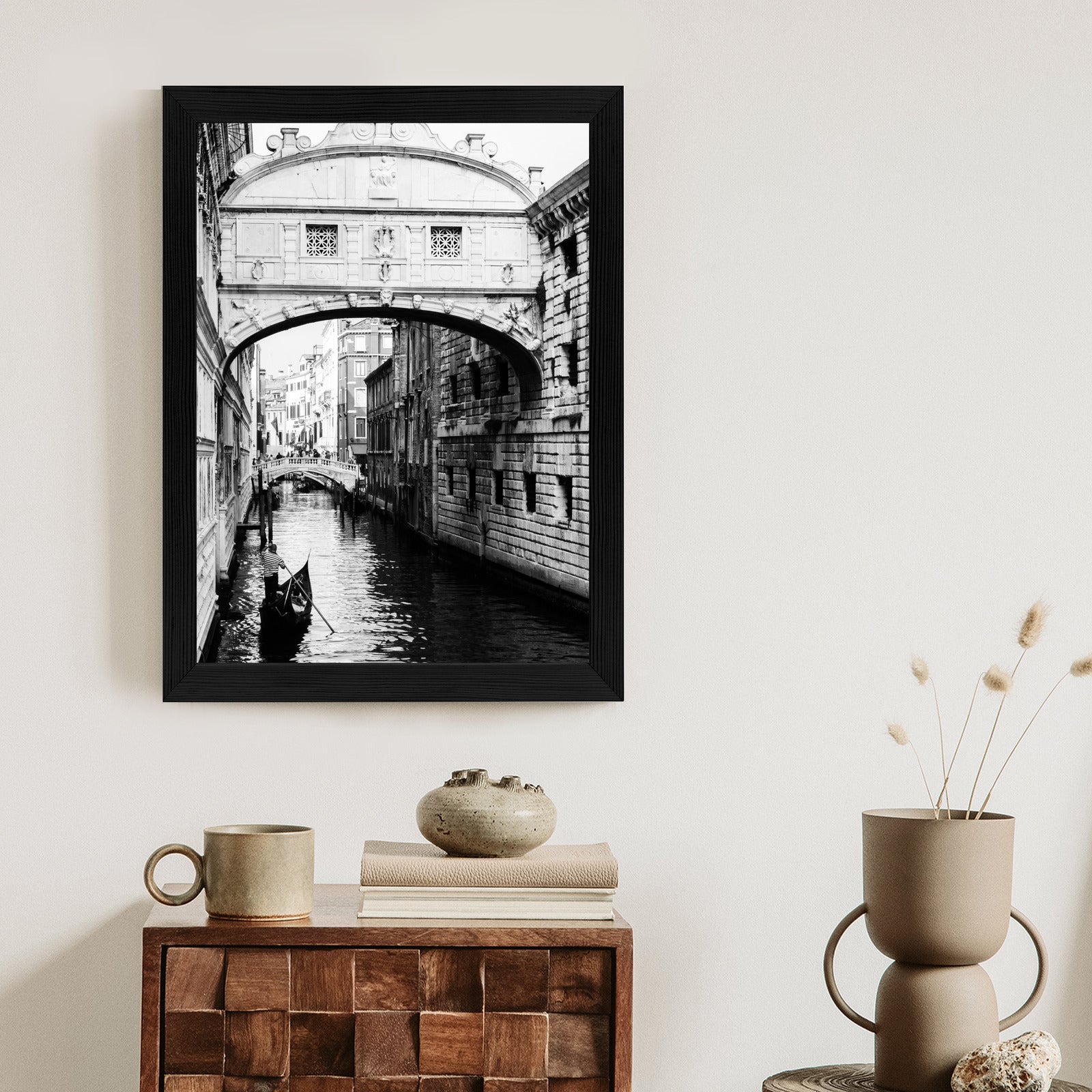 Plakat Gondola Na Czarno Białym Weneckim Kanale Rama Aluminiowa Kolor Czarny