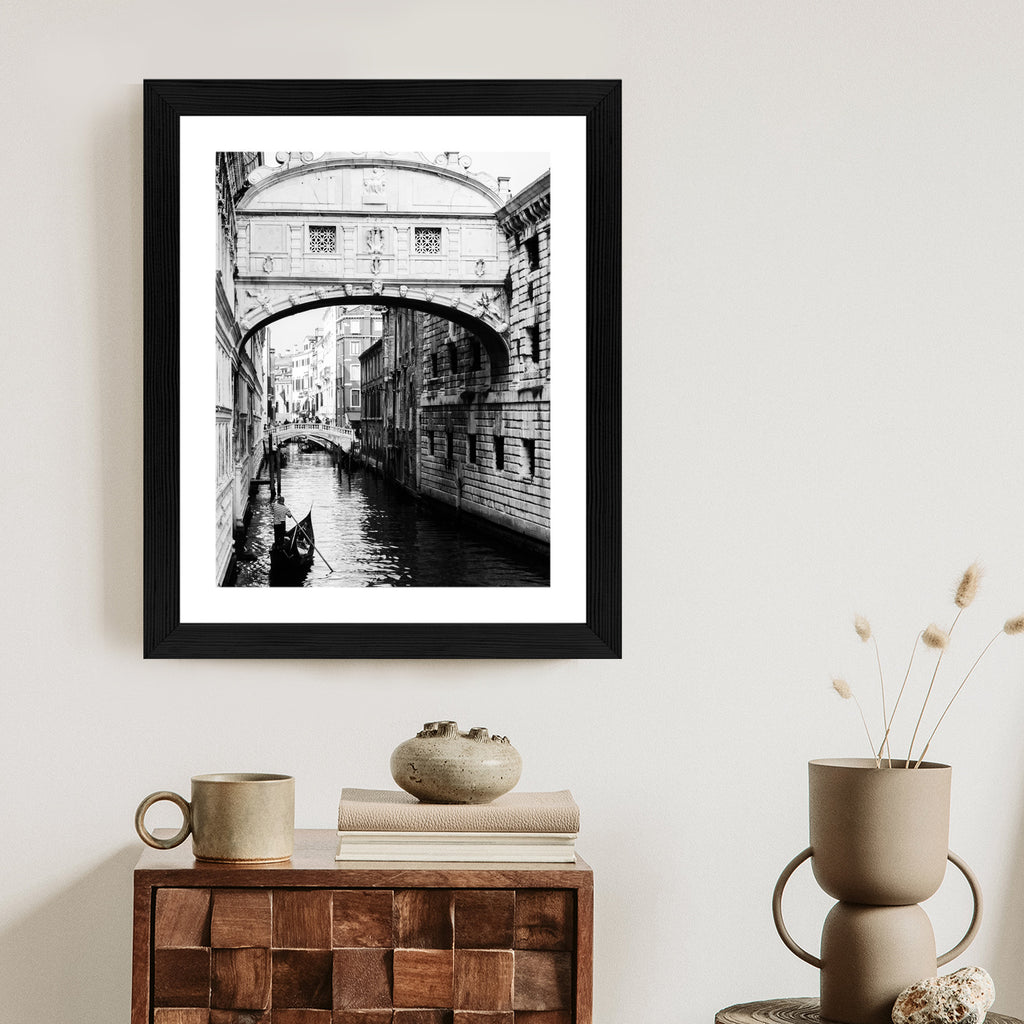 Plakat Gondola Na Czarno Białym Weneckim Kanale Rama Aluminiowa Kolor Czarny