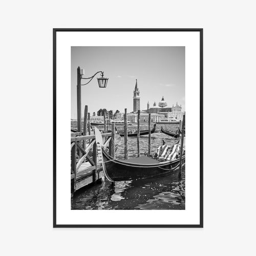 Plakat Gondola W Czarno Białej Wenecji Rama Aluminiowa Kolor Czarny