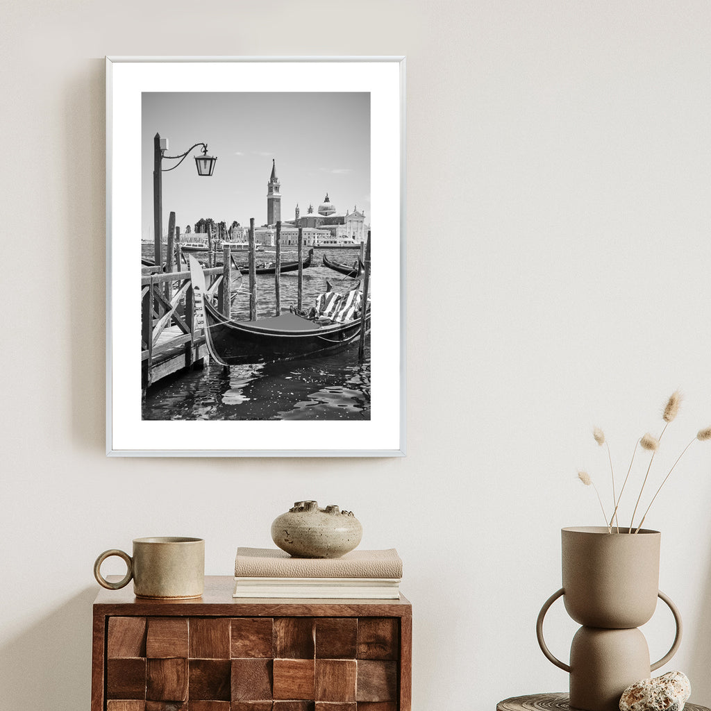 Plakat Gondola W Czarno Białej Wenecji Rama Aluminiowa Kolor Czarny