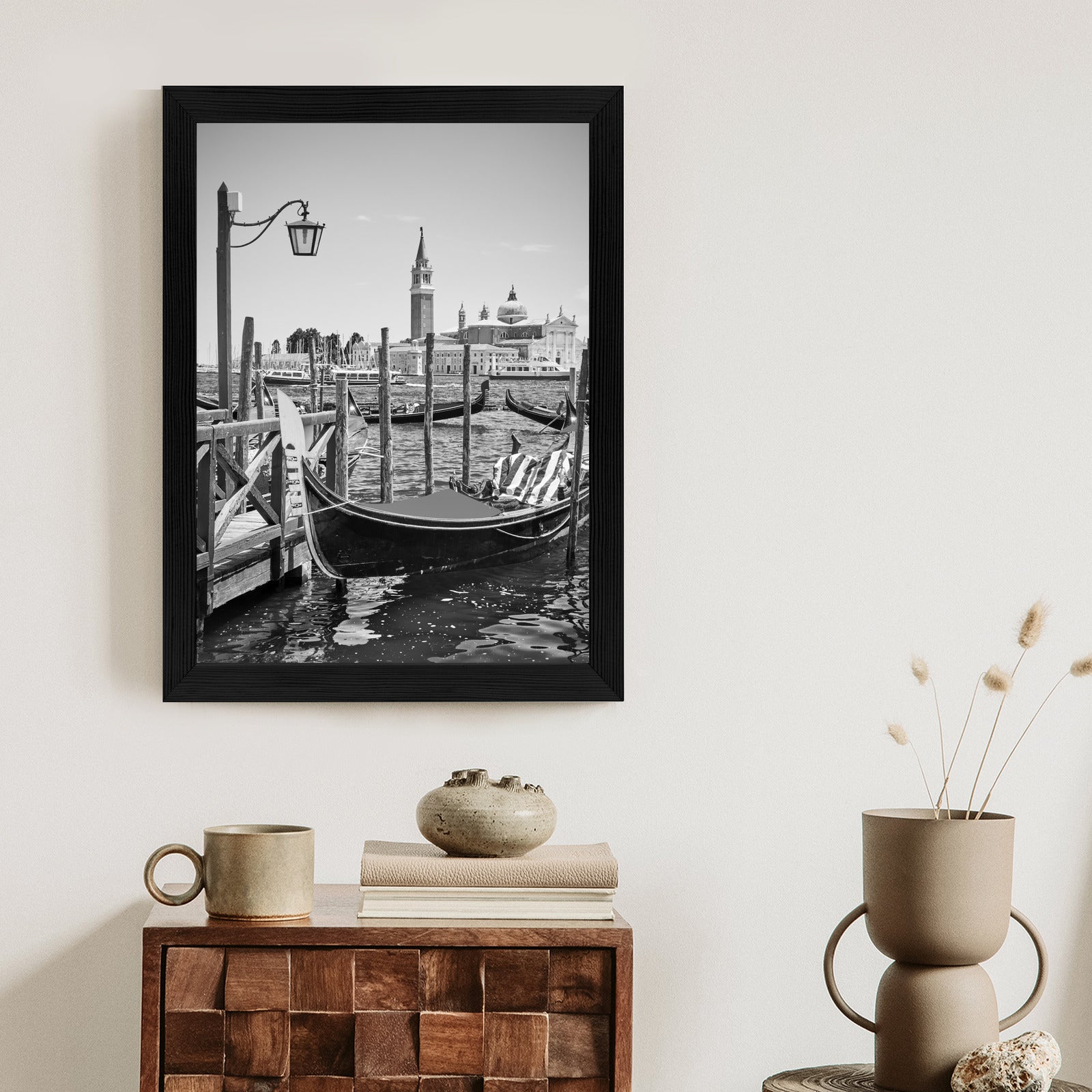 Plakat Gondola W Czarno Białej Wenecji Rama Aluminiowa Kolor Czarny