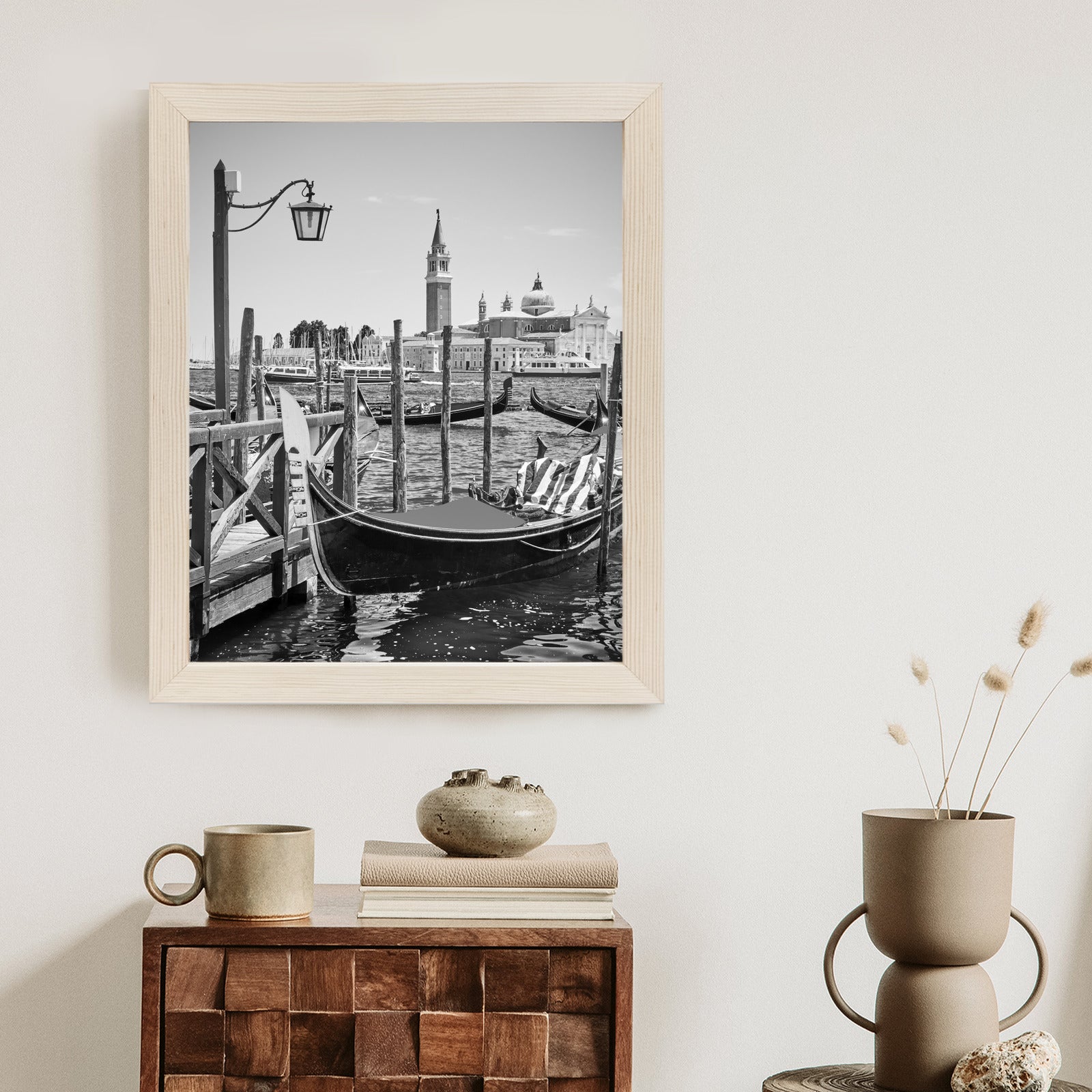 Plakat Gondola W Czarno Białej Wenecji Rama Aluminiowa Kolor Czarny