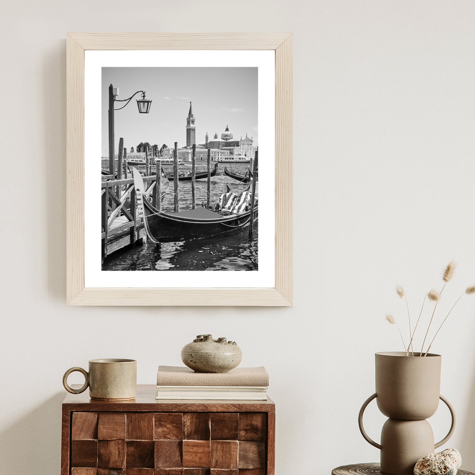 Plakat Gondola W Czarno Białej Wenecji Rama Aluminiowa Kolor Czarny