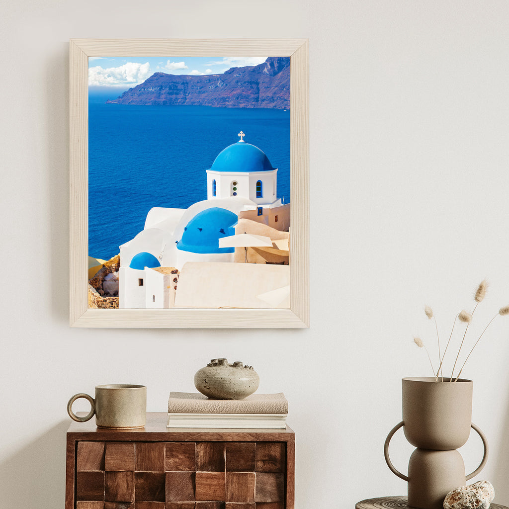 Plakat Krajobraz Santorini Z Białym Kościołem I Widokiem Na Błękitne Morze Rama Aluminiowa Kolor Czarny