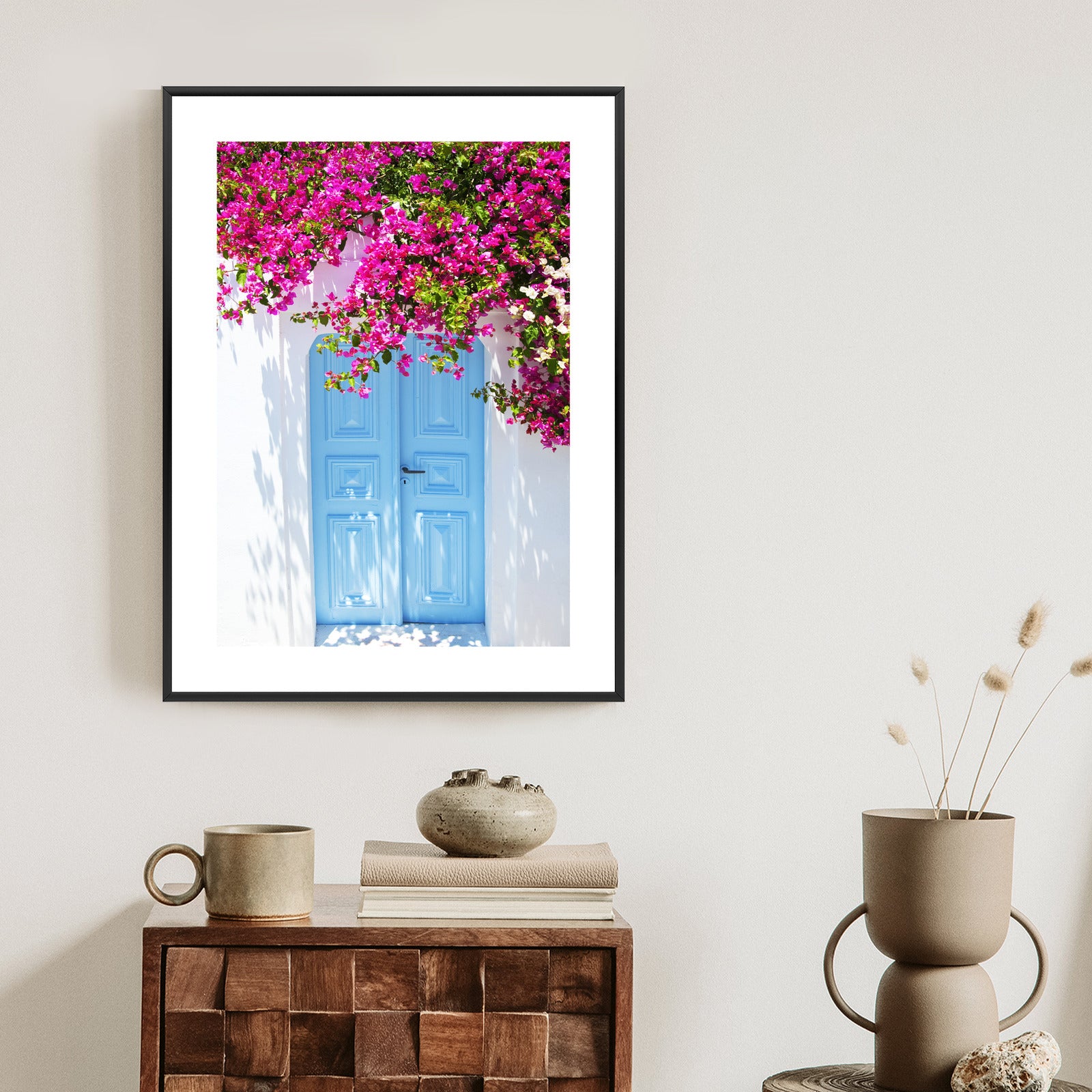 Plakat Niebieskie Drzwi I Różowe Kwiaty Tradycyjna Grecka Architektura Rama Aluminiowa Kolor Czarny