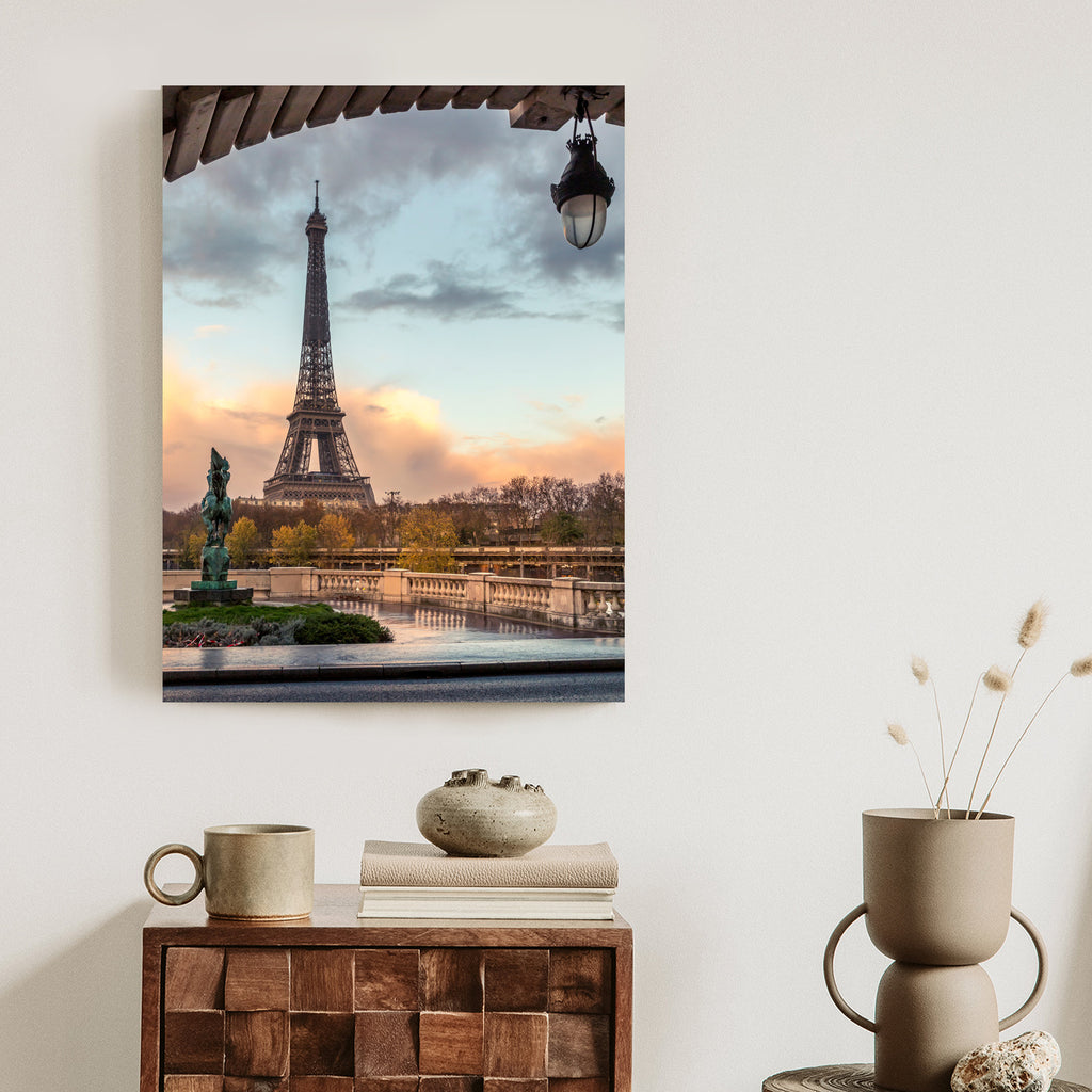 Plakat Widok Na Wieżę Eiffla Z Mostu Bir Hakeim