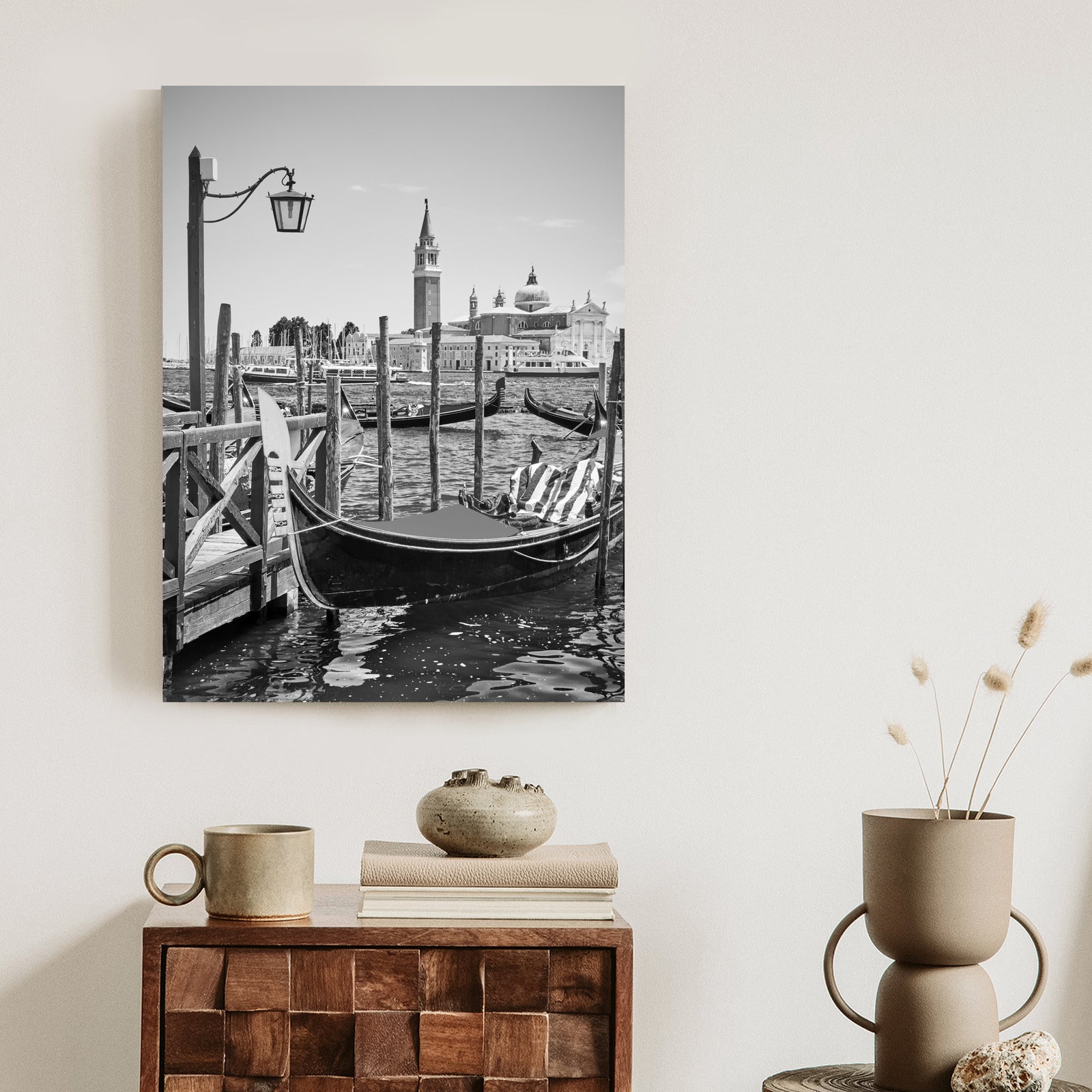 Plakat Gondola W Czarno Białej Wenecji Rama Aluminiowa Kolor Czarny